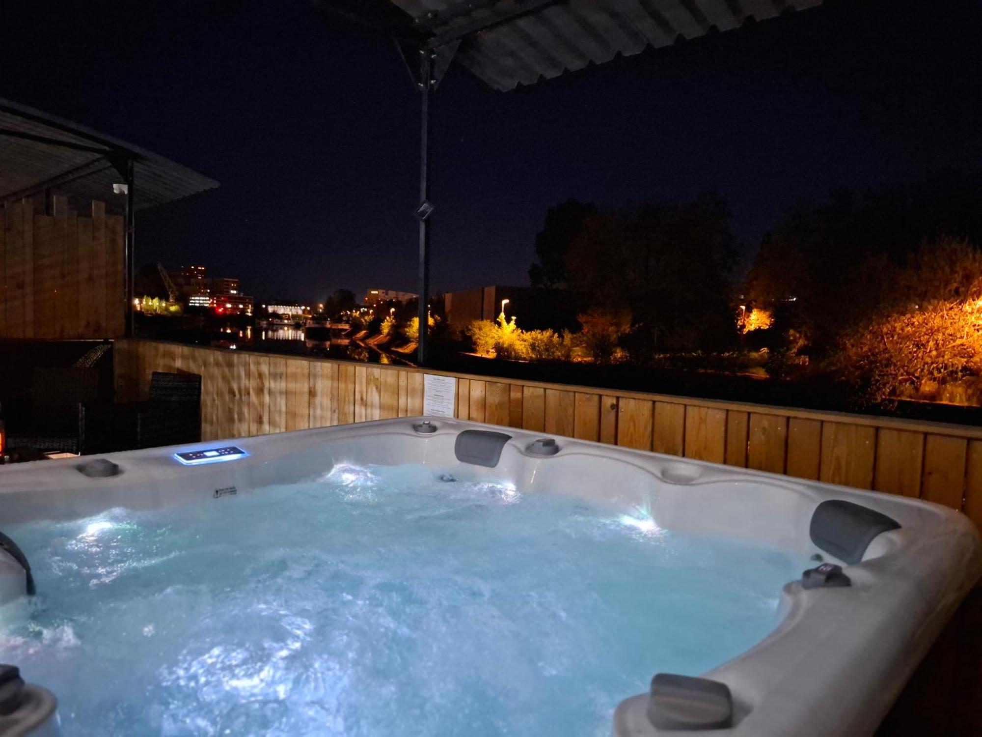 La Peniche De Fabrice Avec Jacuzzi Privatif Apartamento Estrasburgo Exterior foto