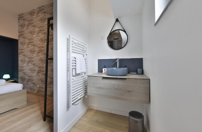 La Peniche De Fabrice Avec Jacuzzi Privatif Apartamento Estrasburgo Quarto foto