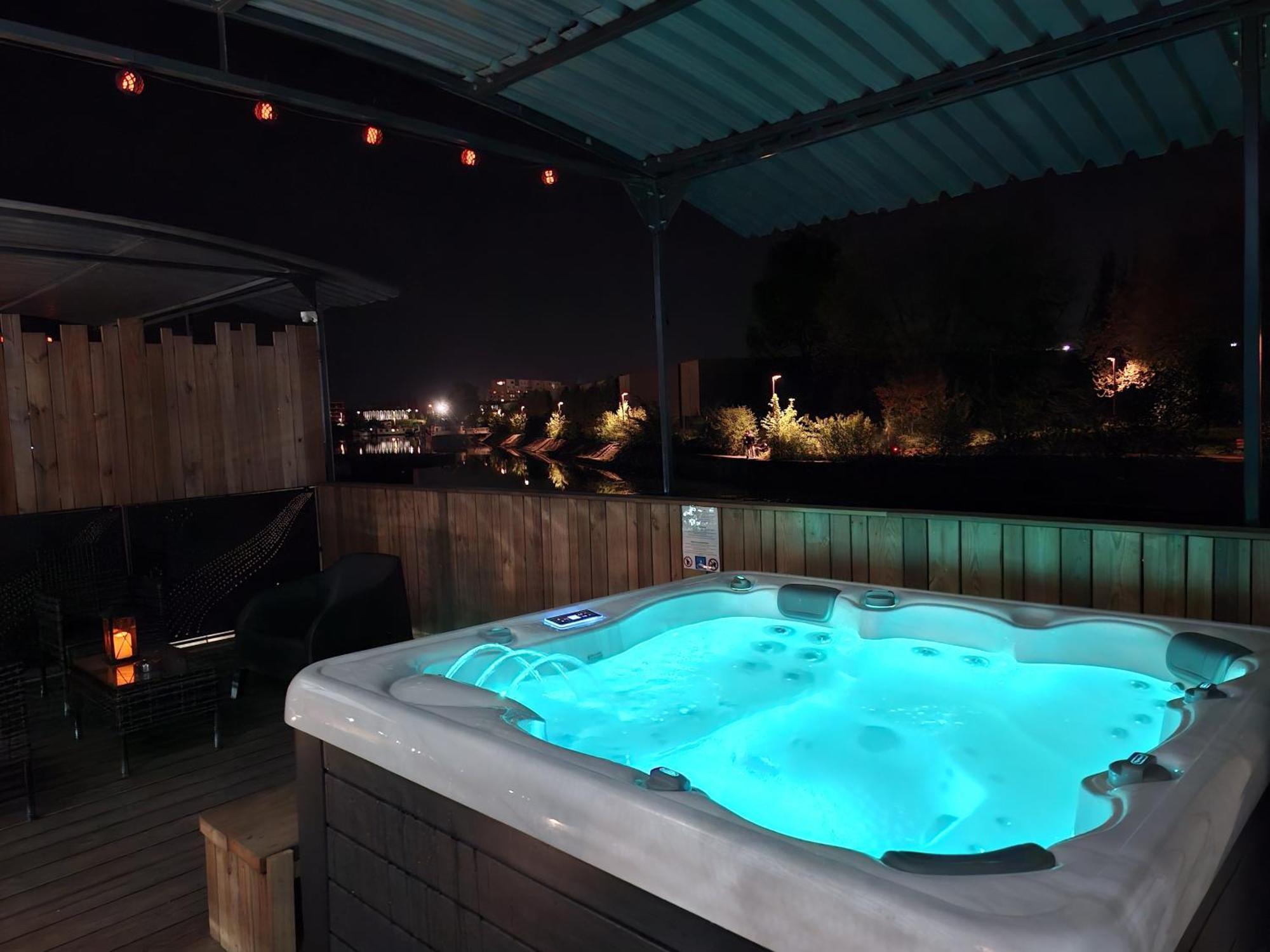 La Peniche De Fabrice Avec Jacuzzi Privatif Apartamento Estrasburgo Exterior foto